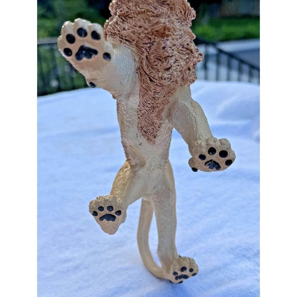 Safari Ltd Male Lion Figure Wildlife Animal Toy Figurine Realistic Big Cat
